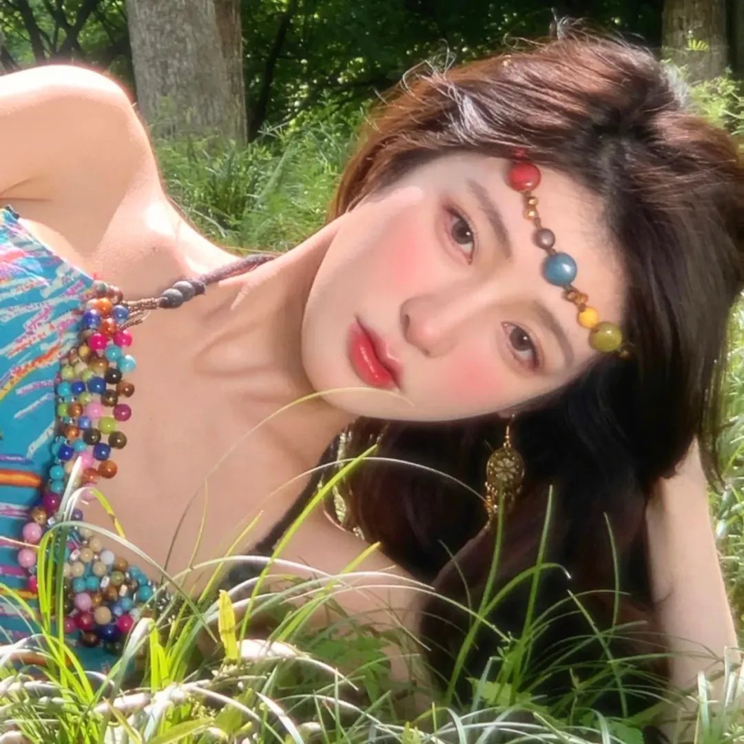 报告王爷，王妃是只猫